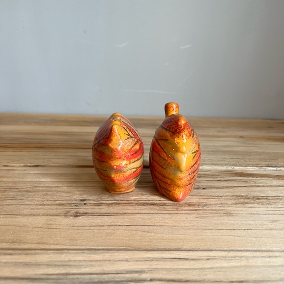 Ceramic Maple Leaf Salt And Pepper Shakers, Green, Orange, Red - Picture 2 of 8